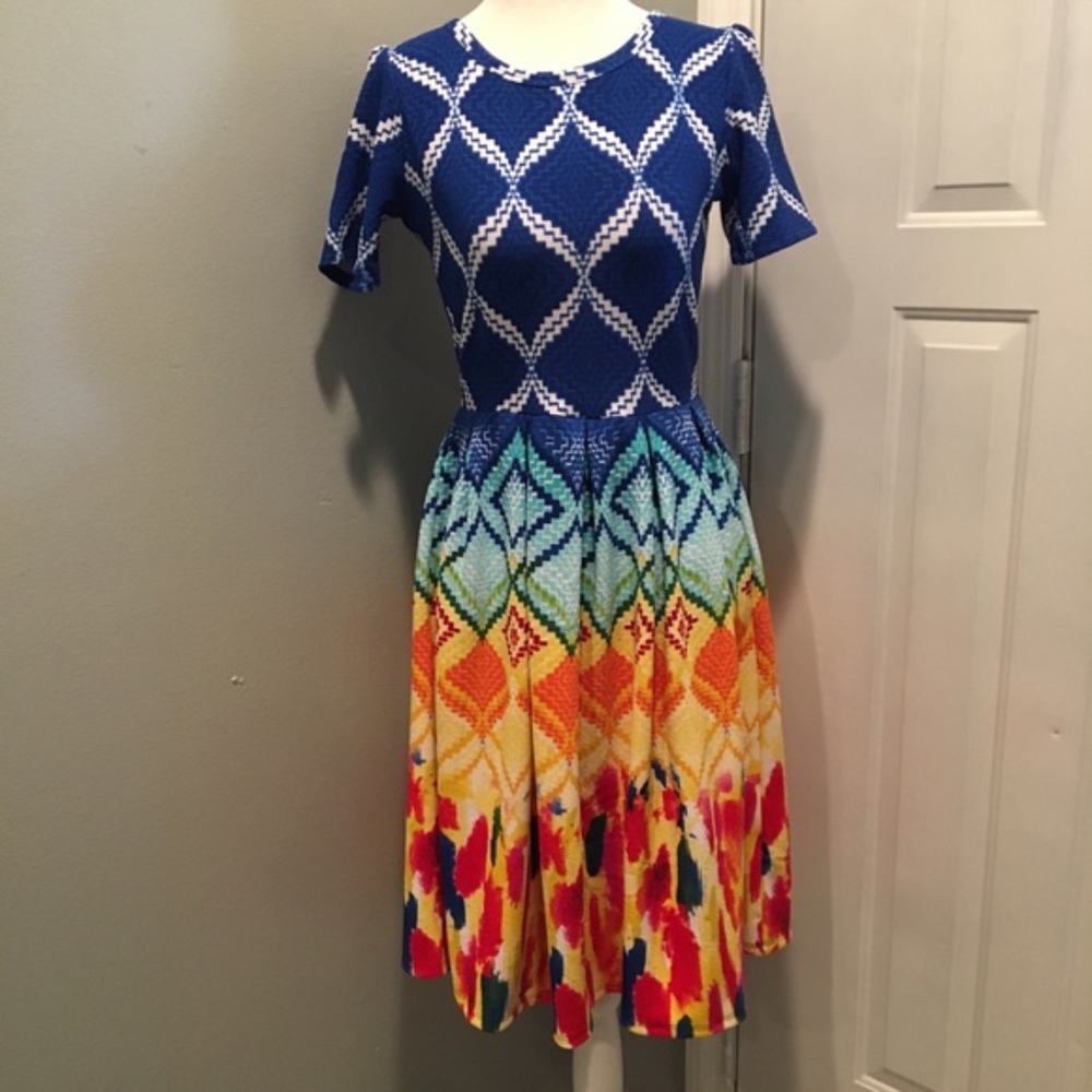 LuLaRoe Amelia Dipped Amelia Dress Size Small
